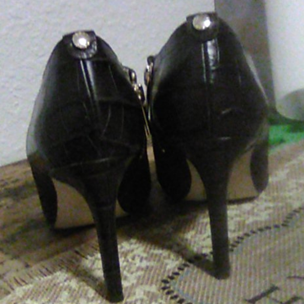 Michael Kors booties - Picture 10 of 12